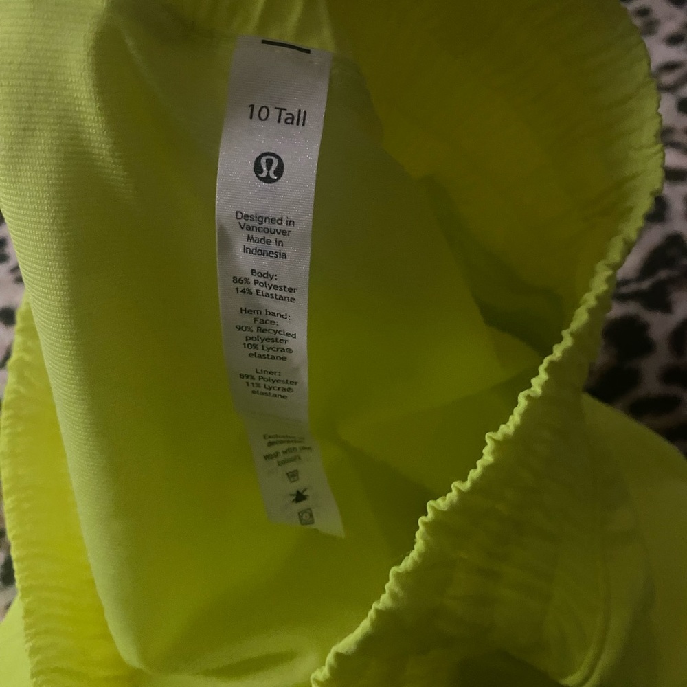 Lululemon Hotty Hot High-Rise Lined
Short 4" size 10 - highlight yellow - Picture 3 of 5